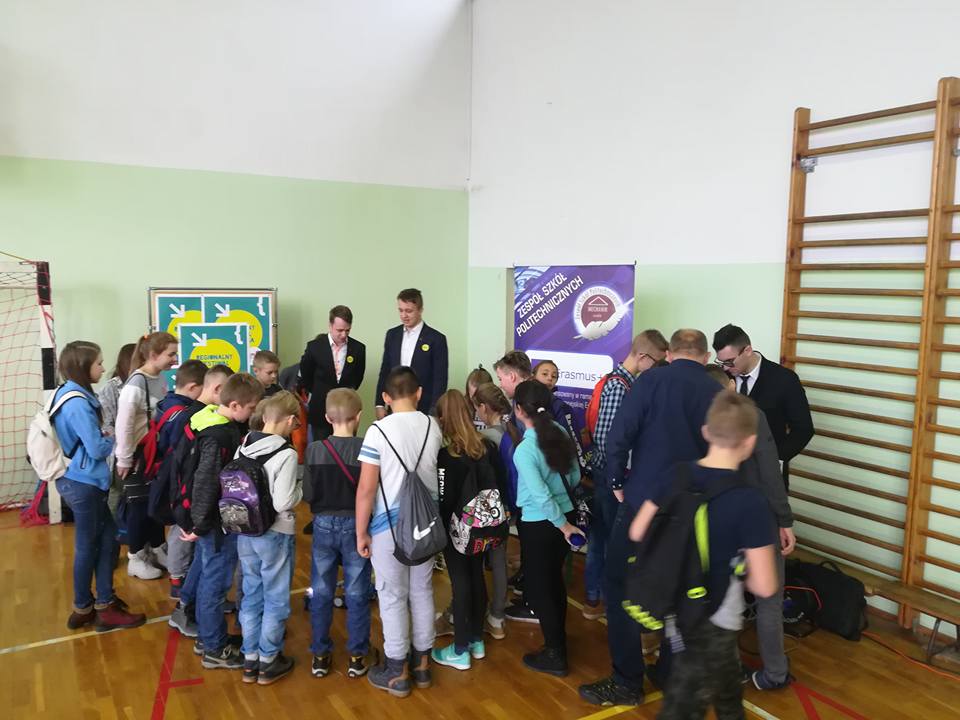 Regionalny Festiwal Kodowania w Szkole Podstawowej imienia Mikołaja Kopernika w Serbach